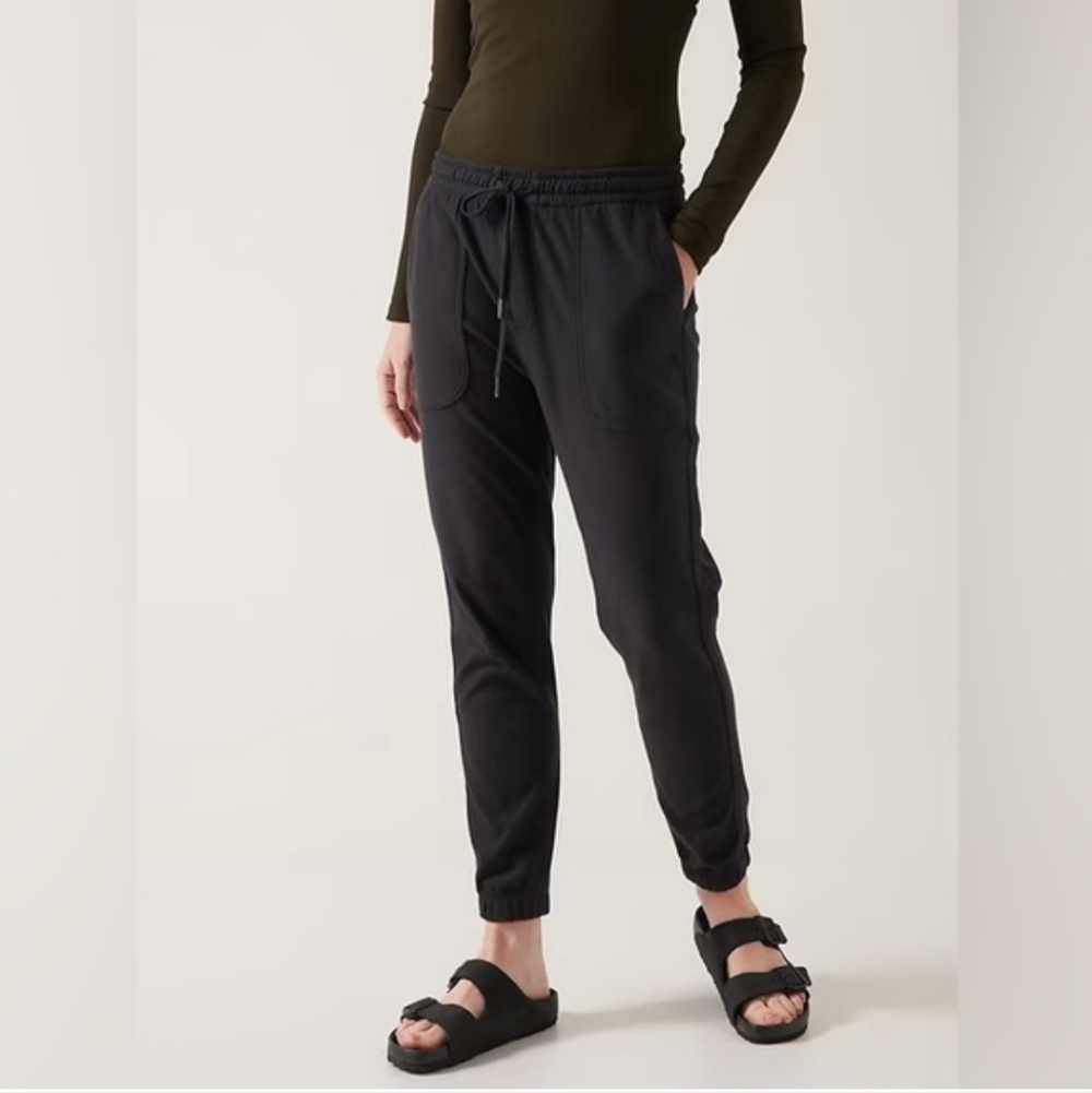 Athleta Farallon Jogger Pants In Black. Size 2. NWT
